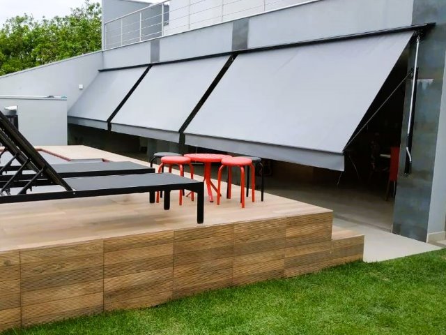 Toldo Retrátil Com Braços